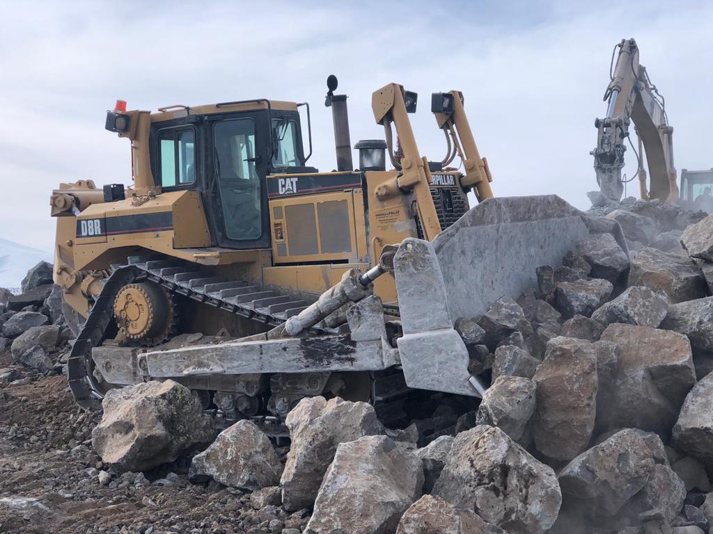 Hakkari Şemdinli İlçesi Zirvin Tepe Üs Bölgesi BSK Yol Yapım İşi